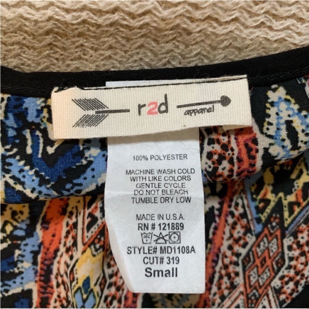 3 for $30! R2D patterned dress‎ - Picture 3 of 6